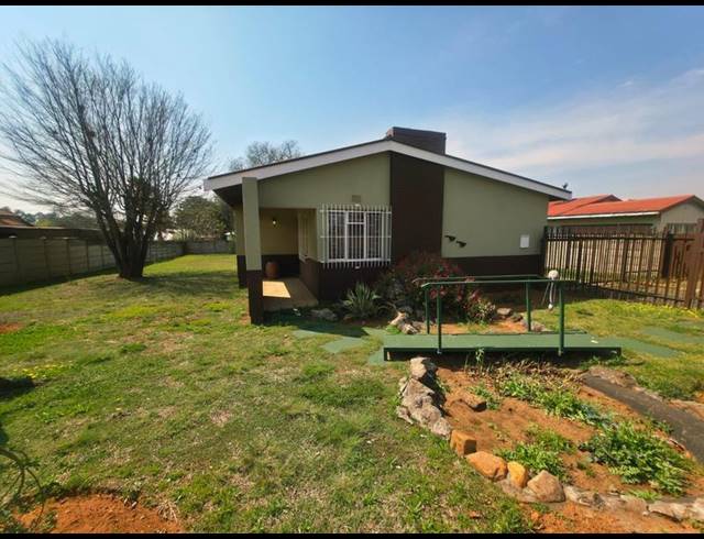 3 BEDROOM HOUSE FOR SALE IN ROTHDENE